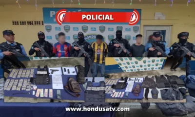 Por posesión de indumentaria policial, armas y droga, detuvieron a tres supuestos integrantes de la MS-13